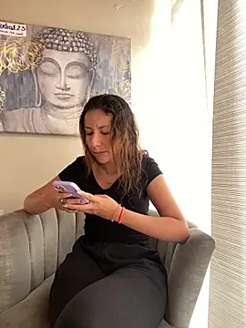 im lorein online show from February 2025 01:53:02 PM