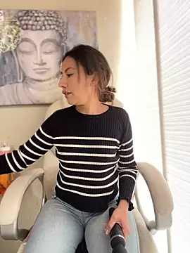 im lorein online show from March 2025 05:05:02 PM