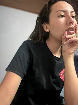 im lorein online show from October 2025 01:47:02 AM