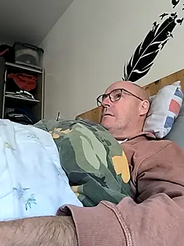 bogland33 online show from October 2025 11:44:01 AM