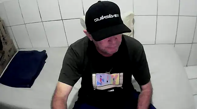 Snapshot of pierdona chatting on February 2025 08:33:02 PM pierdona online show from February 2025 08:33:02 PM