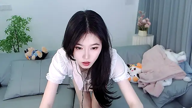 YiJin-a online show from January 2025 03:03:01 PM
