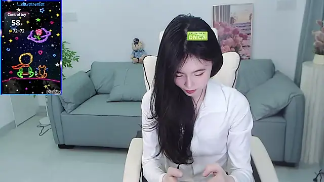 YiJin-a online show from February 2025 02:33:01 PM