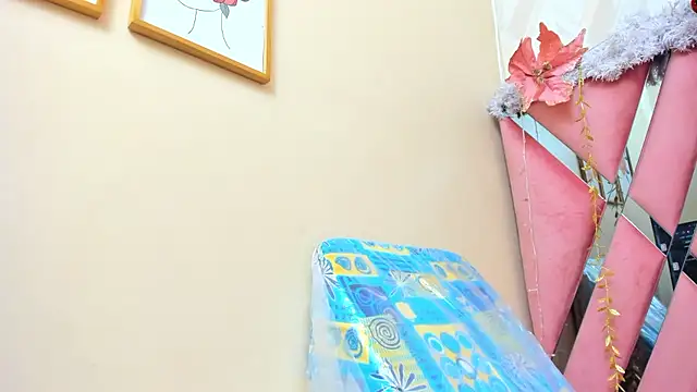 Snapshot of charlotterichardss chatting on December 2024 10:16:01 AM charlotterichardss online show from December 2024 10:16:01 AM