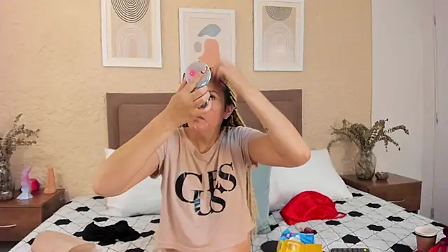 Snapshot of CarolinaGlamour chatting on October 2025 02:55:02 AM CarolinaGlamour online show from October 2025 02:55:02 AM