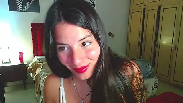 Snapshot of Alma-Mora chatting on November 2025 10:07:02 PM Alma-Mora online show from November 2025 10:07:02 PM