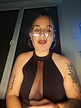 Snapshot of lindsay_33off chatting on October 2025 10:44:01 PM lindsay 33off online show from October 2025 10:44:01 PM