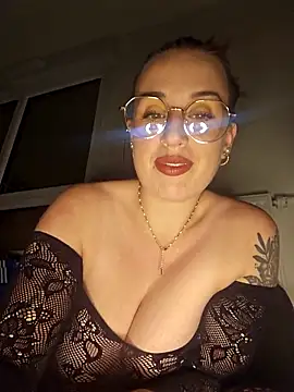 Snapshot of lindsay_33off chatting on November 2025 09:02:02 PM lindsay 33off online show from November 2025 09:02:02 PM