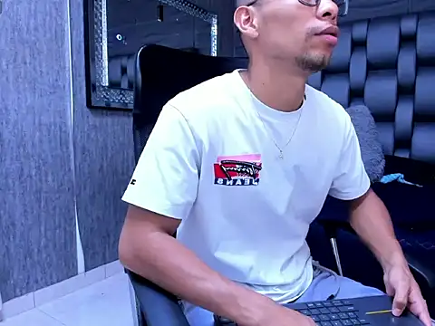 richar voller online show from October 2025 11:42:02 AM