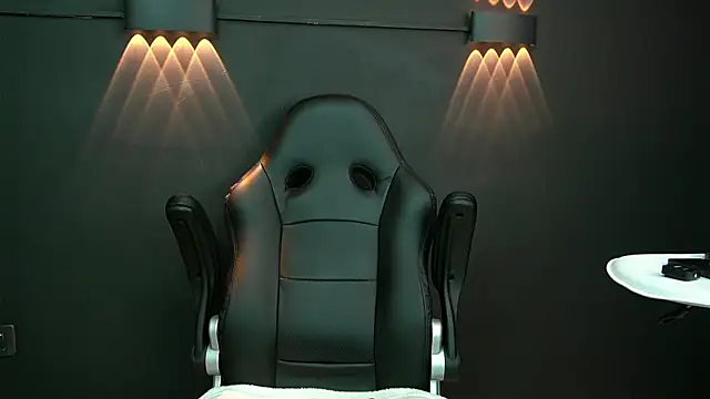 Snapshot of CallumMuscle chatting on January 2025 02:56:02 PM CallumMuscle online show from January 2025 02:56:02 PM