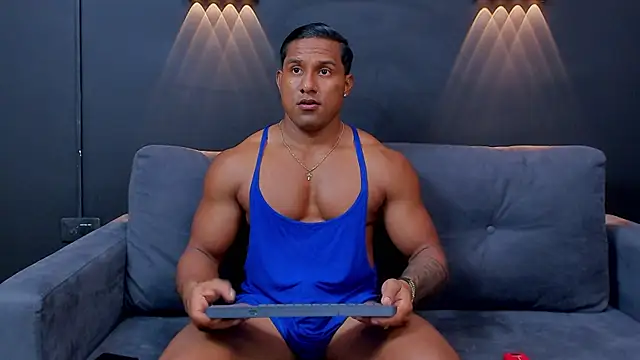 Snapshot of CallumMuscle chatting on January 2025 01:18:02 AM CallumMuscle online show from January 2025 01:18:02 AM