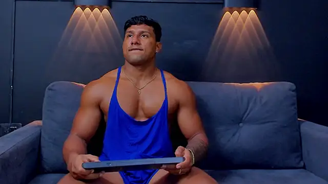 Snapshot of CallumMuscle chatting on February 2025 03:37:02 AM CallumMuscle online show from February 2025 03:37:02 AM