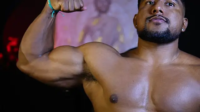 Snapshot of CallumMuscle chatting on October 2025 11:03:02 PM CallumMuscle online show from October 2025 11:03:02 PM