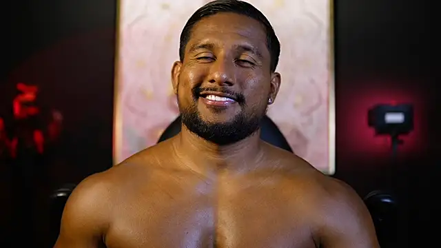 Snapshot of CallumMuscle chatting on October 2025 11:17:02 PM CallumMuscle online show from October 2025 11:17:02 PM