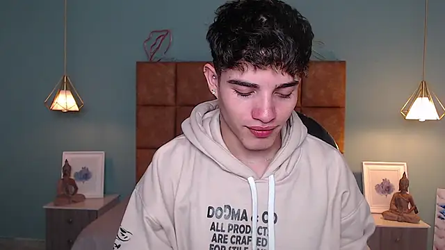 AlejooTwink online show from December 2024 06:50:02 PM
