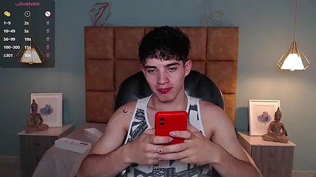 AlejooTwink online show from December 2024 12:52:01 AM