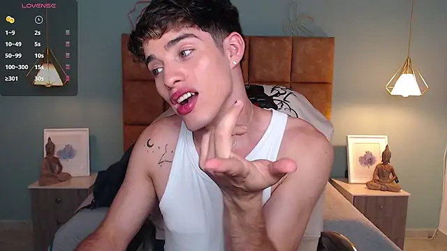 AlejooTwink online show from December 2024 09:50:02 PM