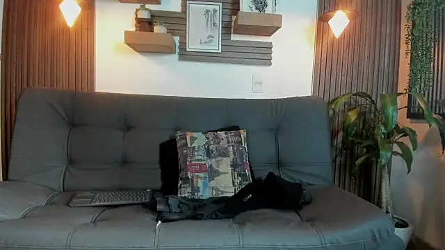 Snapshot of Layla_707 chatting on October 2025 10:21:01 PM Layla 707 online show from October 2025 10:21:01 PM