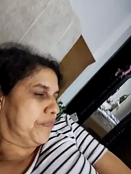 siri duque online show from February 2025 01:10:01 AM