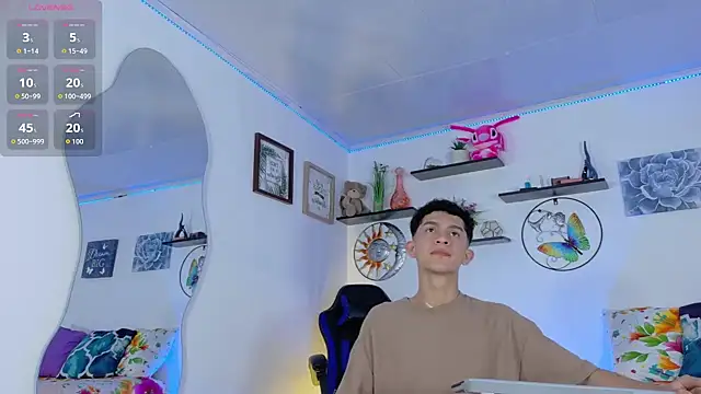 Snapshot of Noah_tyler_ chatting on October 2025 11:46:02 PM Noah tyler online show from October 2025 11:46:02 PM