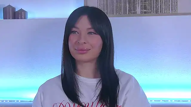 AlexandraBloom online show from January 2025 09:39:02 PM