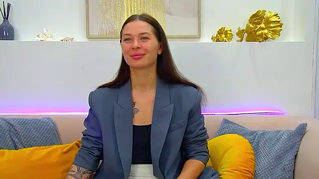 AlexandraBloom online show from September 2025 06:19:02 PM