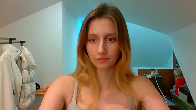 Snapshot of LUNA_delight chatting on December 2024 05:51:02 PM LUNA delight online show from December 2024 05:51:02 PM