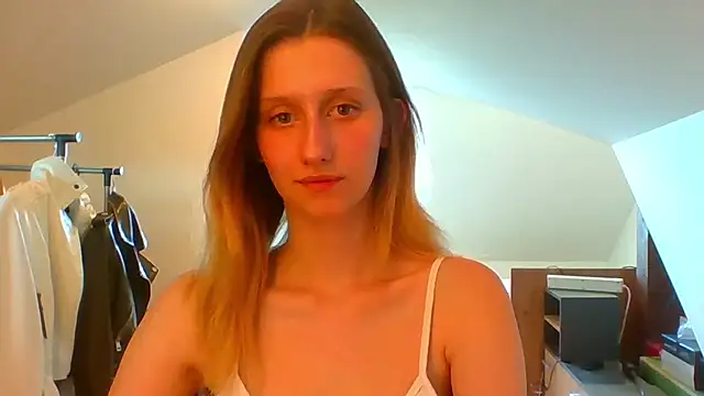 Snapshot of LUNA_delight chatting on March 2025 02:45:01 PM LUNA delight online show from March 2025 02:45:01 PM
