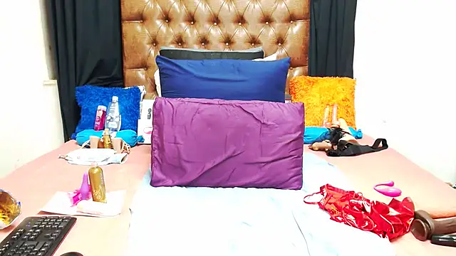 Snapshot of Hotxbums22 chatting on October 2025 07:01:02 PM Hotxbums22 online show from October 2025 07:01:02 PM