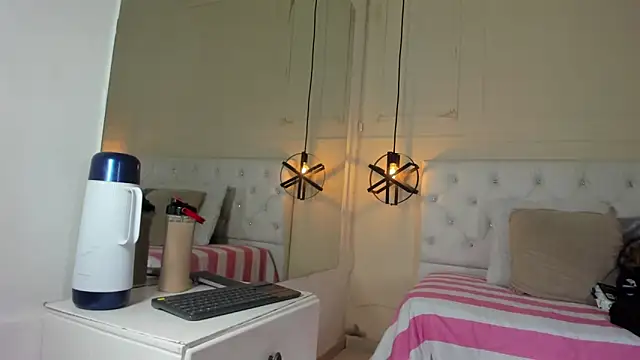 Slut Milf  online show from December 2024 07:16:02 PM