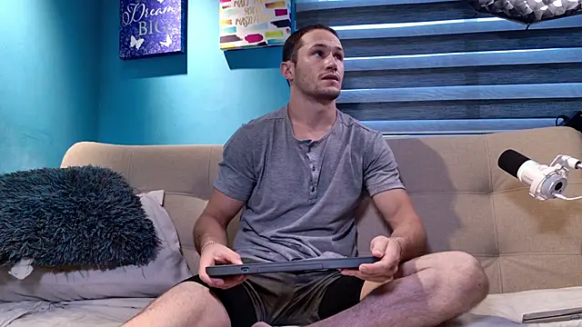 AxelFairchaild online show from September 2025 01:00:02 PM