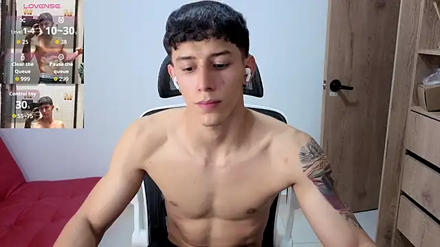 Snapshot of Cristopher23_ chatting on October 2025 10:19:01 PM Cristopher23 online show from October 2025 10:19:01 PM