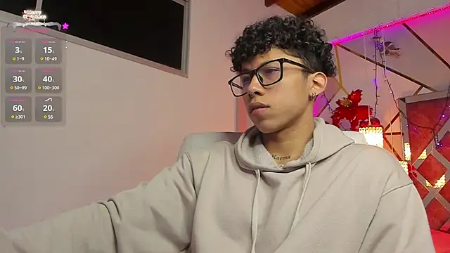 Snapshot of AkazaBoy_ chatting on December 2024 05:23:01 AM AkazaBoy online show from December 2024 05:23:01 AM