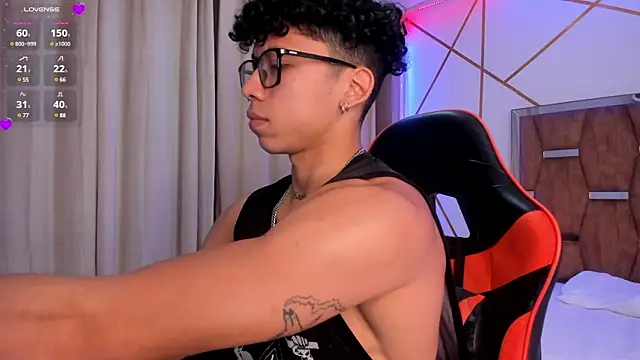 Snapshot of AkazaBoy_ chatting on January 2025 03:56:02 AM AkazaBoy online show from January 2025 03:56:02 AM