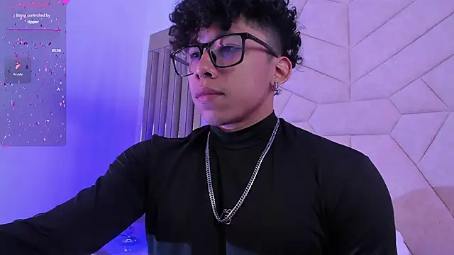 Snapshot of AkazaBoy_ chatting on November 2025 05:29:02 AM AkazaBoy online show from November 2025 05:29:02 AM