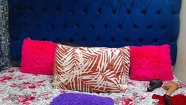 Snapshot of MelaninBear chatting on October 2025 10:27:02 PM MelaninBear online show from October 2025 10:27:02 PM