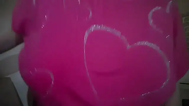 Snapshot of AalinnaK chatting on December 2025 09:40:02 AM AalinnaK online show from December 2025 09:40:02 AM