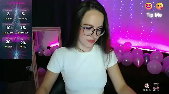 Emillias online show from December 2024 02:00:02 PM