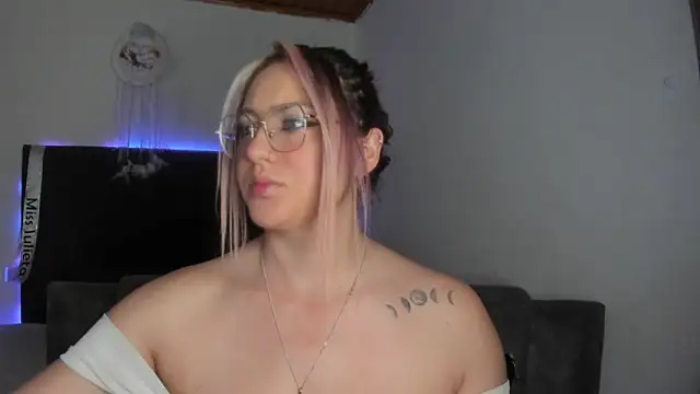 miss julietaa online show from September 2025 12:30:01 PM