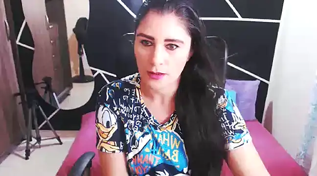 Snapshot of LUCY_LI chatting on January 2025 05:59:02 PM LUCY LI online show from January 2025 05:59:02 PM