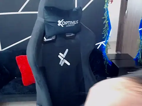 Snapshot of LUCY_LI chatting on September 2025 06:19:02 PM LUCY LI online show from September 2025 06:19:02 PM