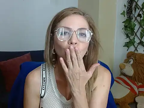  melisaa  online show from December 2024 09:06:02 PM