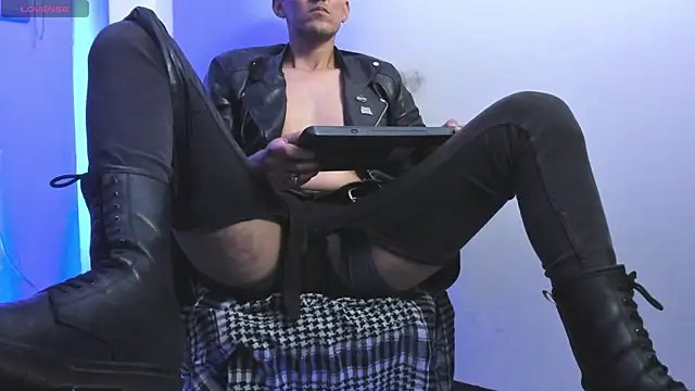 enzopratt online show from February 2025 06:40:01 AM