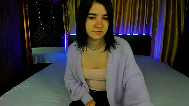 Snapshot of _Polly_Love_ chatting on October 2025 06:12:01 AM Polly Love online show from October 2025 06:12:01 AM