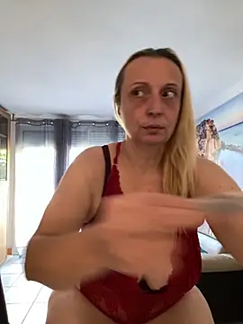 Snapshot of Melinastarr chatting on September 2025 09:44:01 AM Melinastarr online show from September 2025 09:44:01 AM