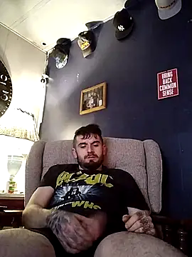 Snapshot of Daddysdirty30 chatting on December 2024 11:33:01 AM Daddysdirty30 online show from December 2024 11:33:01 AM