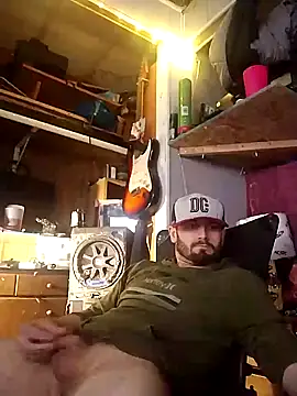 Snapshot of Daddysdirty30 chatting on December 2024 04:59:02 AM Daddysdirty30 online show from December 2024 04:59:02 AM