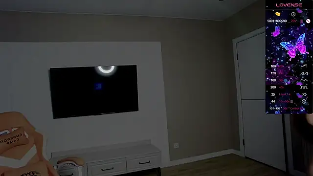 Snapshot of Holly_Molii chatting on October 2025 02:30:01 AM Holly Molii online show from October 2025 02:30:01 AM