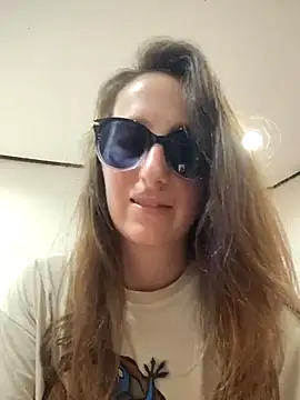 Alexvit2616 online show from January 2025 04:15:01 PM