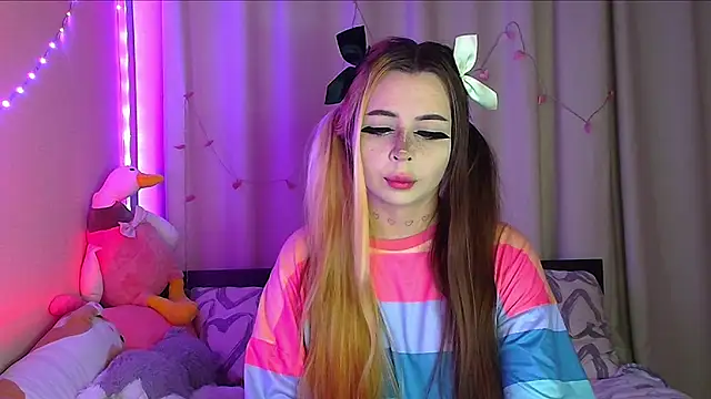 Snapshot of suemeow chatting on February 2025 01:24:01 AM suemeow online show from February 2025 01:24:01 AM